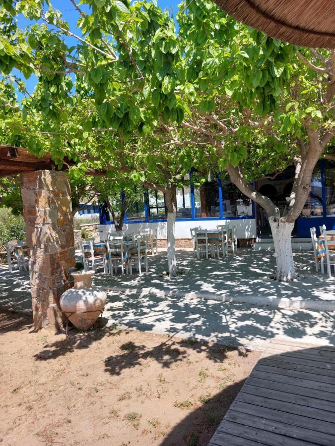 Isalos Rooms On The Beach Serifos Town Exterior photo