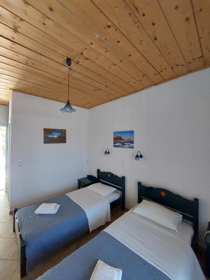 Isalos Rooms On The Beach Serifos Town Exterior photo